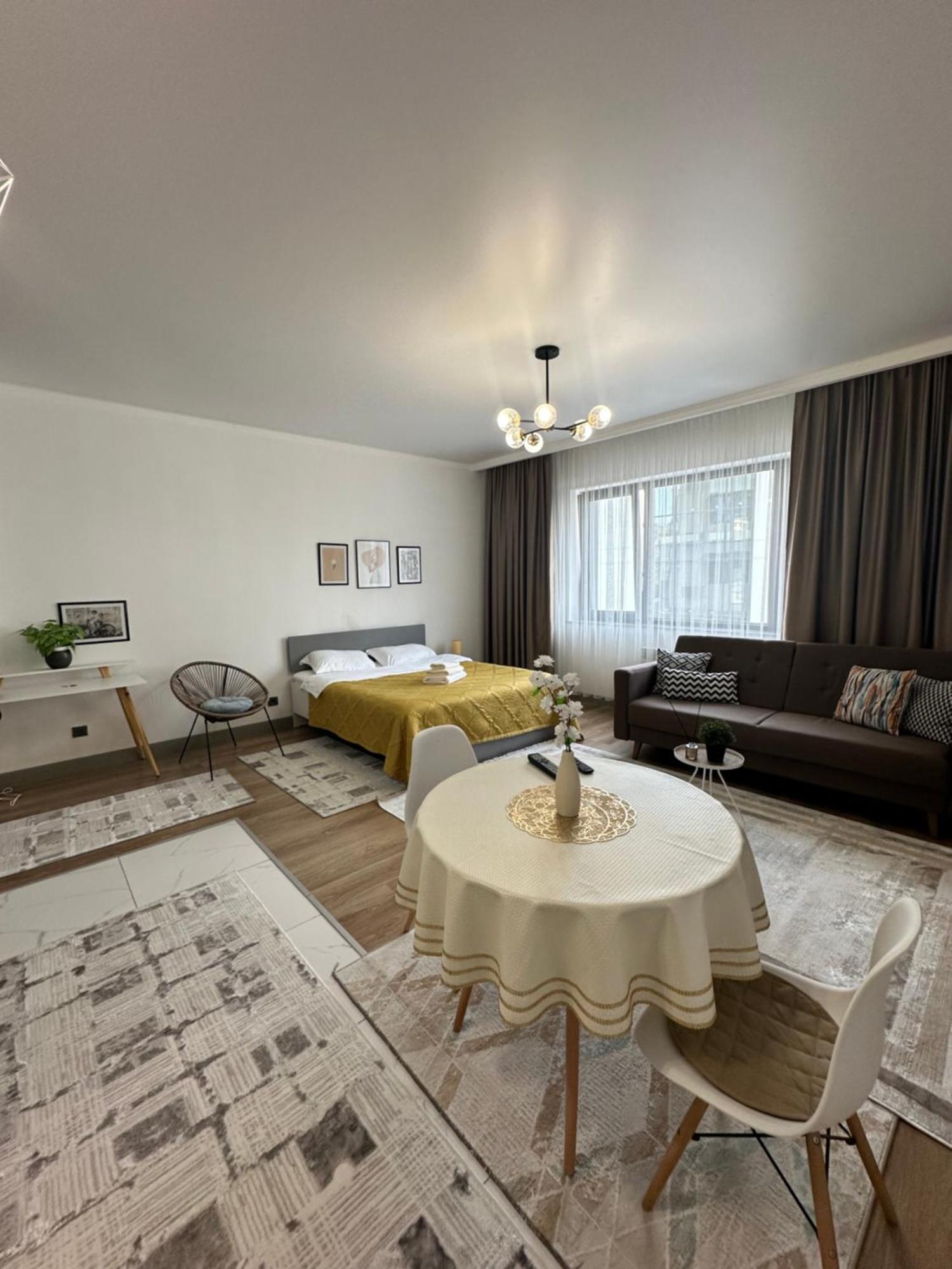 Студия В Теплых Тонах, Эксклюзив Almaty Luaran gambar