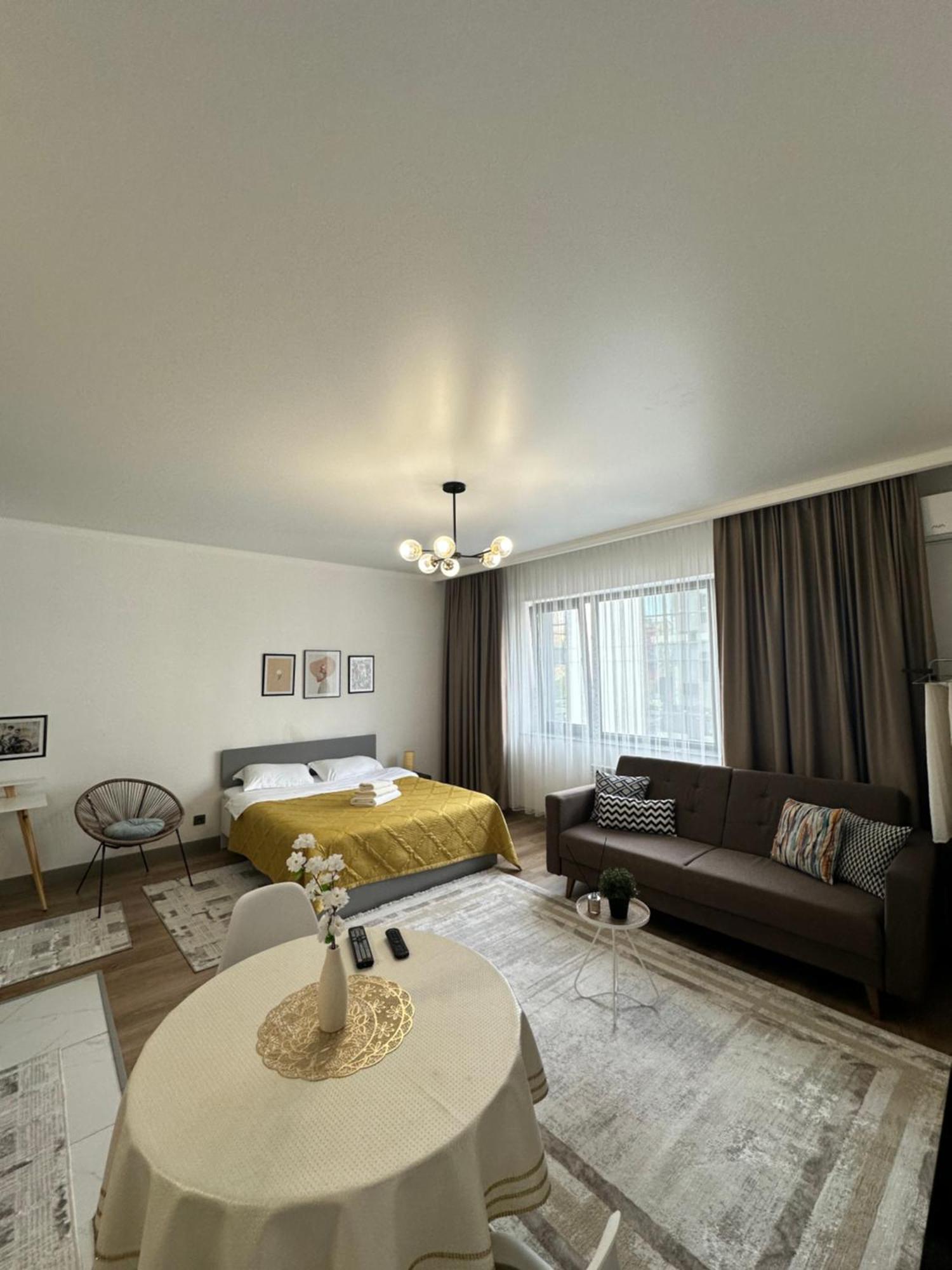 Студия В Теплых Тонах, Эксклюзив Almaty Luaran gambar